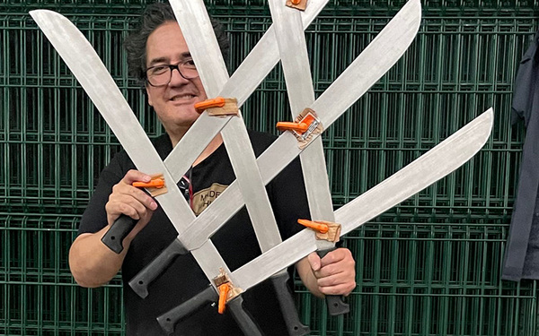 Machetes Become Sculptures in This Artist's Hands