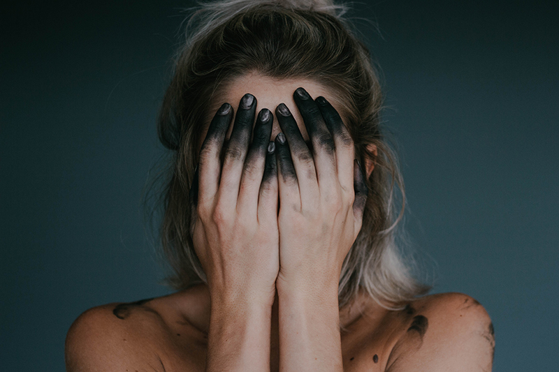 8 Ways to Overcome Imposter Syndrome as an Artist
