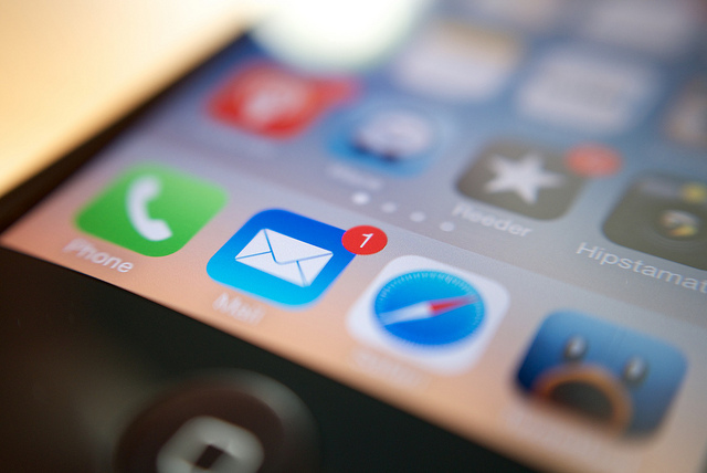 5 Art Biz Newsletters Every Artist Needs in Their Inbox